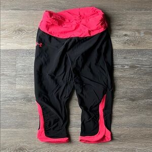Under Armour Size Medium Women’s Black and Hot Pink Capri Pant Bottoms